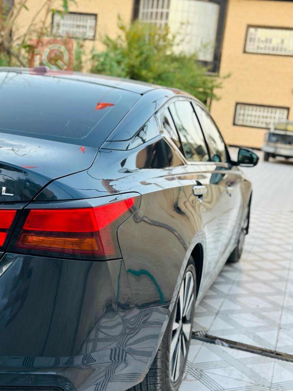 نيسان ألتيما